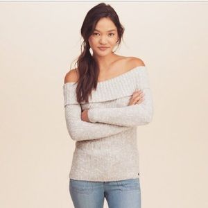 Hollister off shoulder sweater size xs